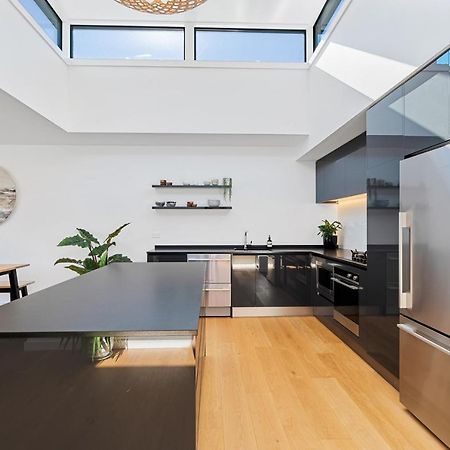 Luxurious Lakefront Penthouse Wanaka Dış mekan fotoğraf
