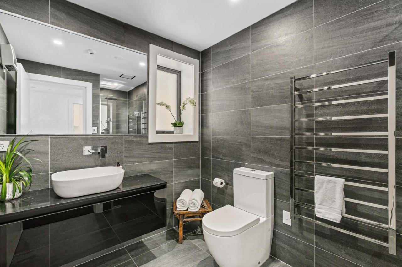 Luxurious Lakefront Penthouse Wanaka Dış mekan fotoğraf