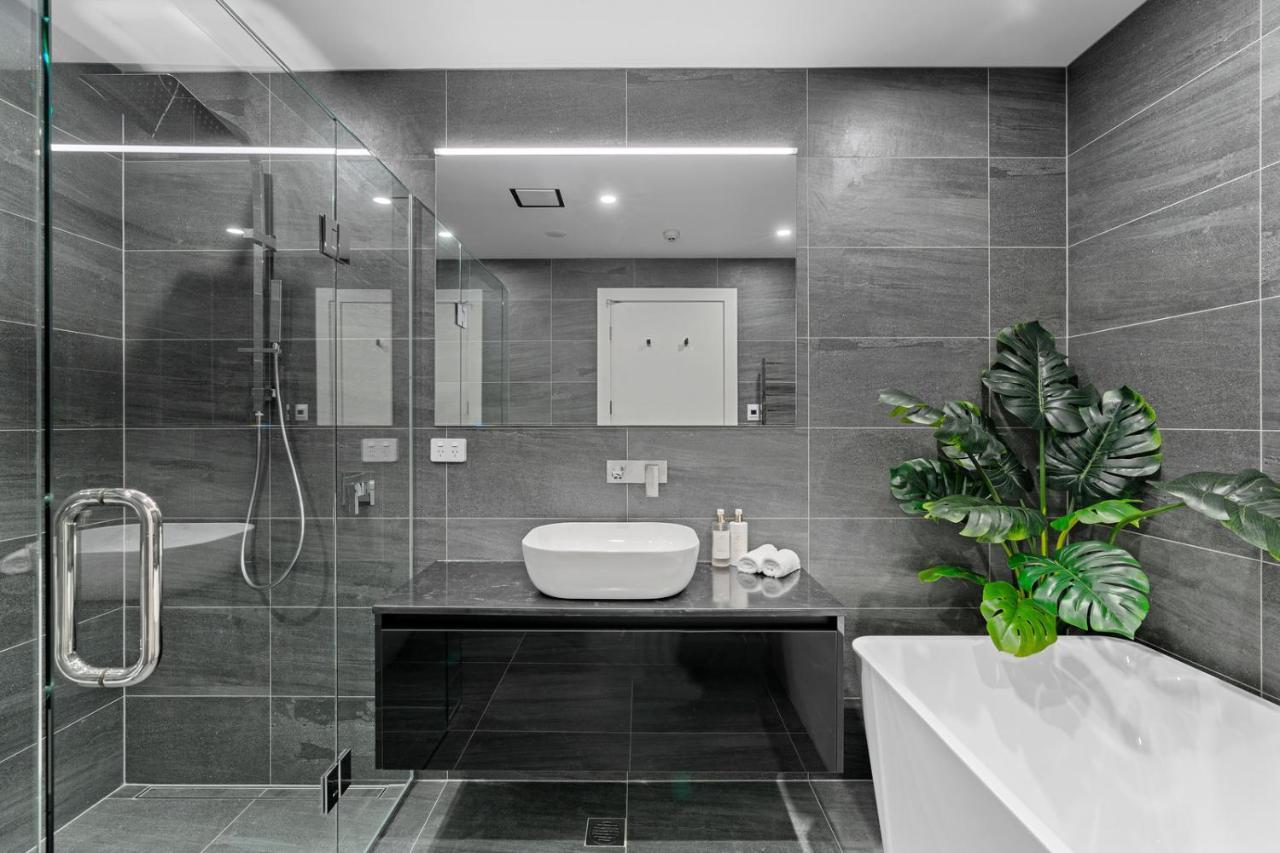 Luxurious Lakefront Penthouse Wanaka Dış mekan fotoğraf