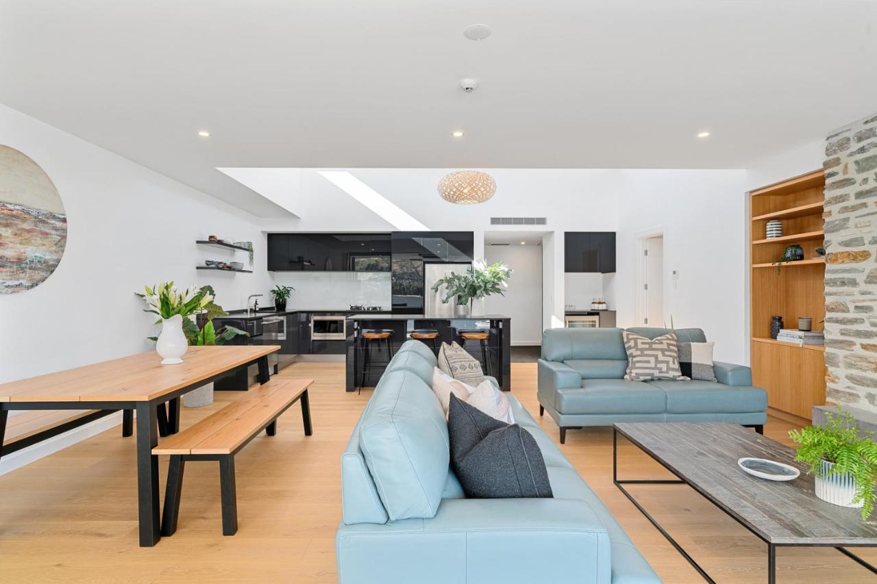 Luxurious Lakefront Penthouse Wanaka Dış mekan fotoğraf