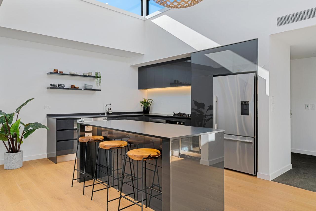 Luxurious Lakefront Penthouse Wanaka Dış mekan fotoğraf