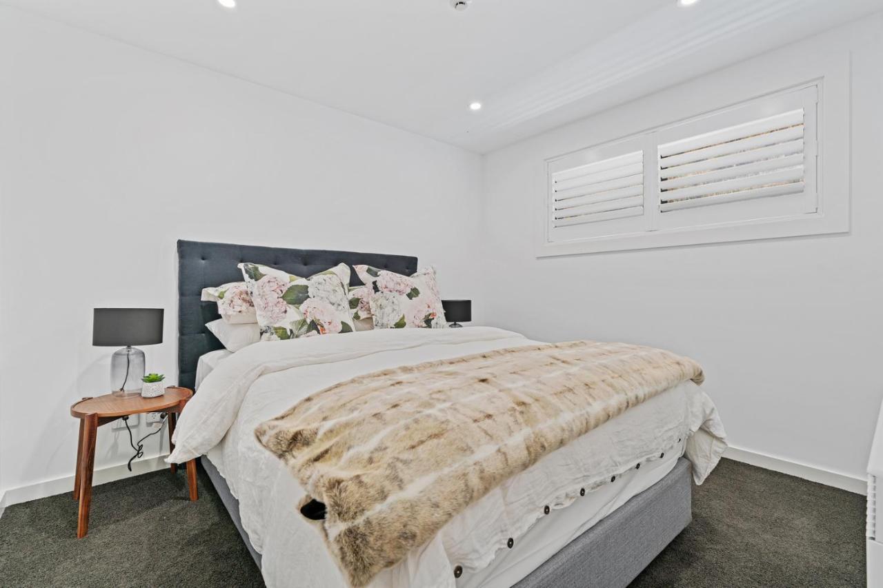 Luxurious Lakefront Penthouse Wanaka Dış mekan fotoğraf